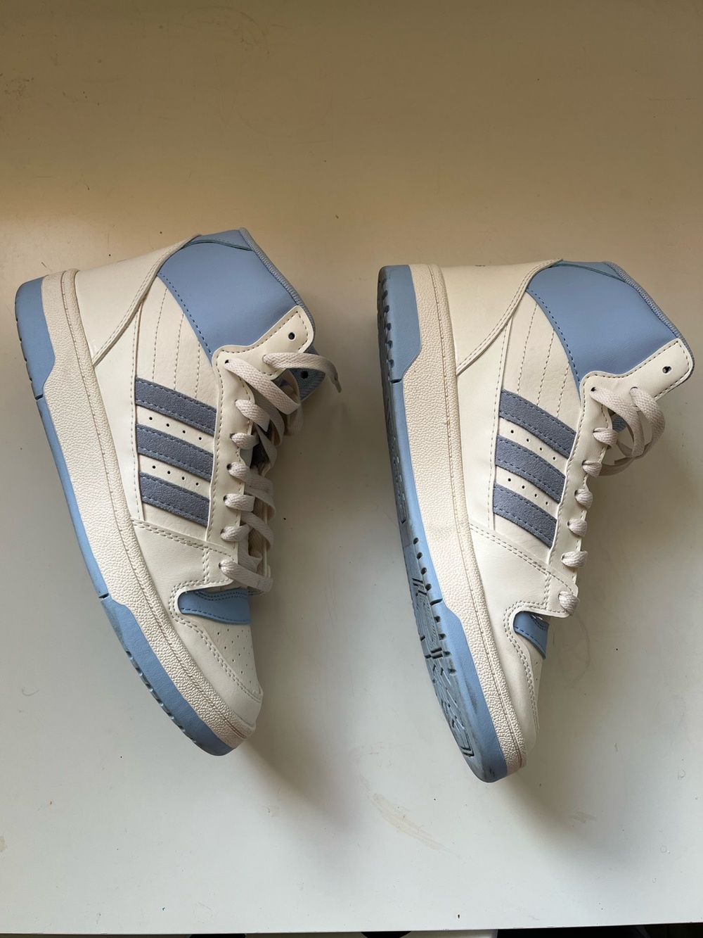 Adidas forum 84 Mids UNC Blue color way great condition comes with box